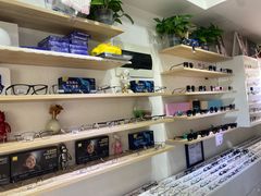 -天空之镜眼镜店蔡司依视路授权店(天通苑店)