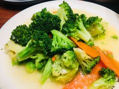 -川流不息·地道川菜·小龙虾(新松江路店)
