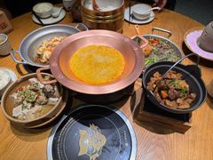 -吃饭皇帝大土家民族菜(荟聚店)