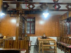 大堂-果松木炭酸菜铜火锅·外婆参鸡汤