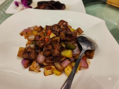 菌菇黑椒牛仔粒-江南村酒家