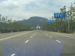 气派的山脚门-五祖寺