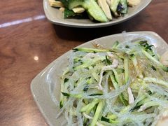-亮亮面馆(经六路店)