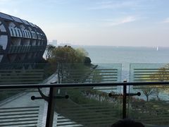 -上海滴水湖皇冠假日酒店