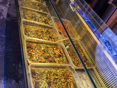 自助取餐区-日进一片海.生腌海鲜火锅.宵夜烧烤(三里屯总店)
