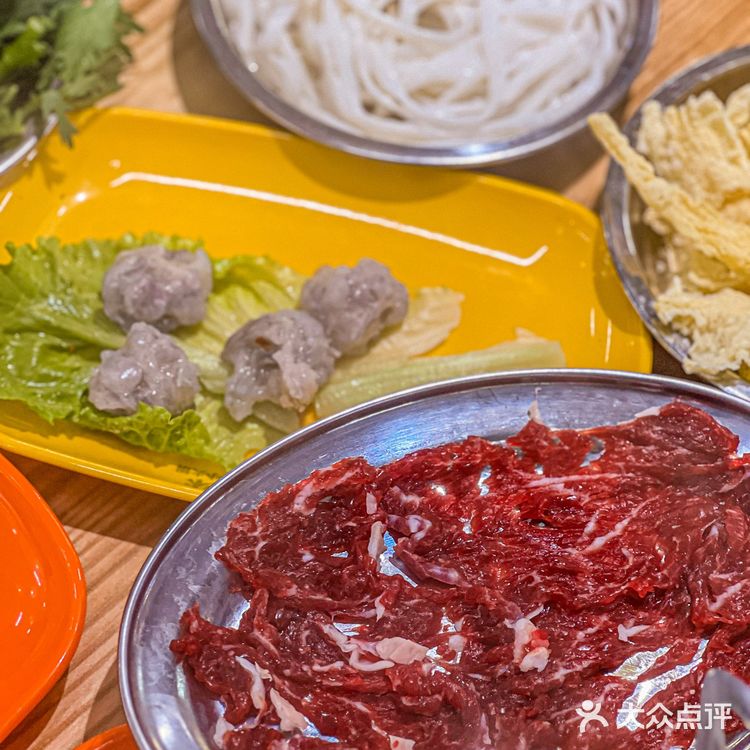 冬日温暖新姿食 | 排队也要吃的海鲜自助火锅！！