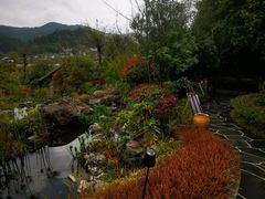 -腾冲洞山温泉村