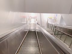 -新百广场(地铁站)