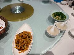 -渝信川菜 · 川味家常菜(财富购物中心店)