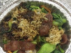 招牌腊味煲仔饭-广东煲仔饭