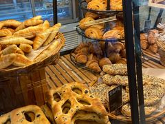 -Dough&Joe团憩(瑞虹天地月亮湾店)