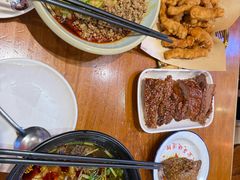 -爆炸头阿姨小四川正宗川味小吃(无任何分店)