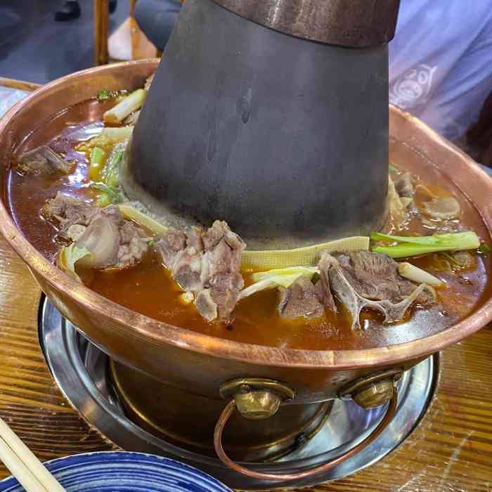 贾氏羊蝎子火锅61龙虾烧烤(施新店)-"今天来的比较晚了,等了一会儿