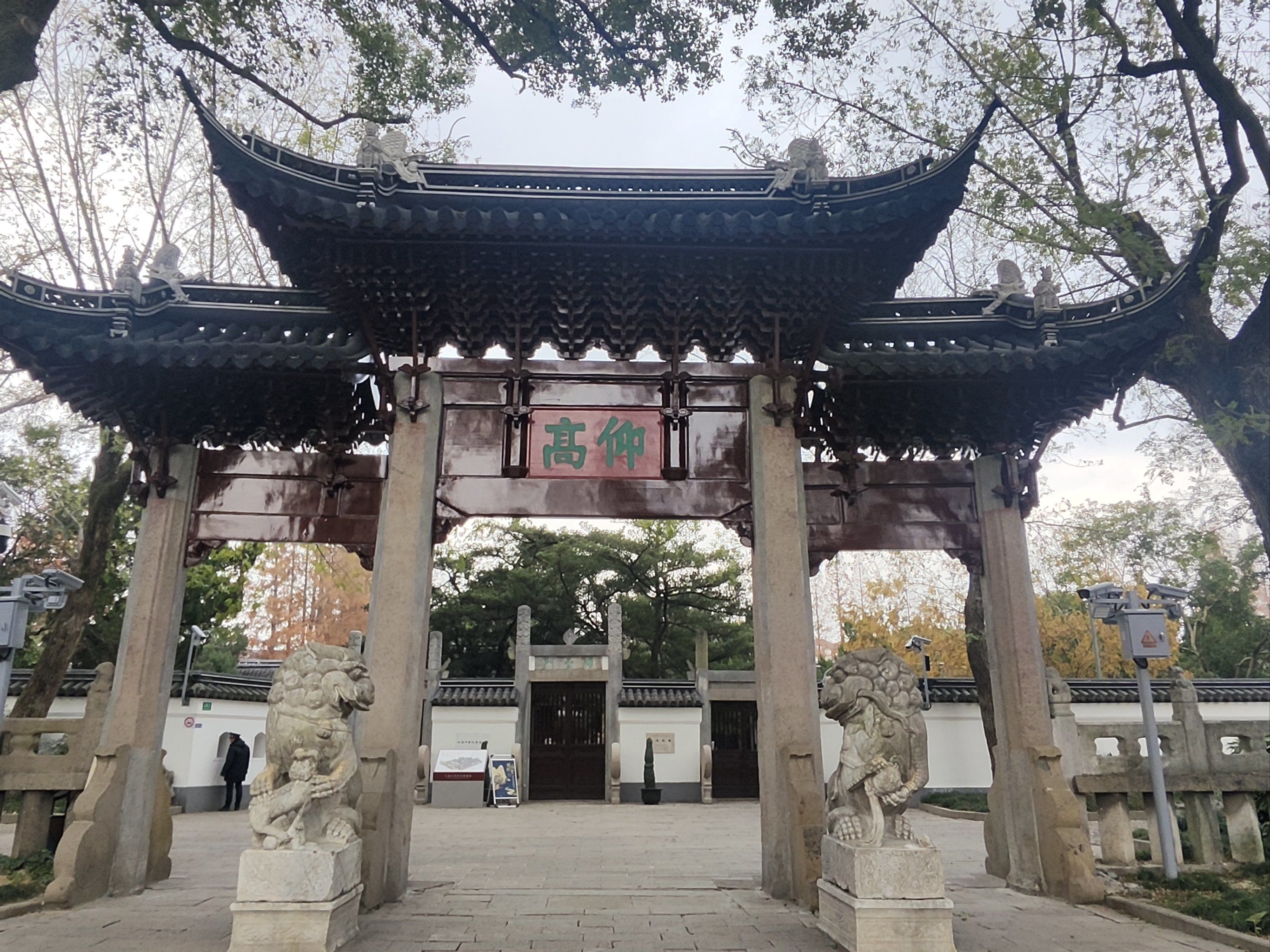 现占地面积为10000多平方米,是上海市西北部规模最大的古建筑群,为