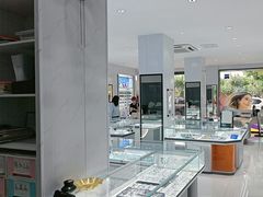 -光明眼镜·蔡司授权(徐泾店)