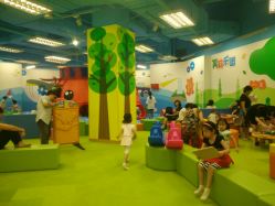 -莫莉幻想儿童乐园(武汉保利广场店)