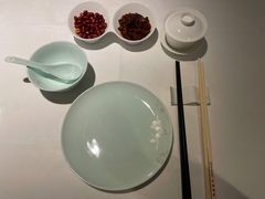 餐具摆设-金陵饭店·梅苑