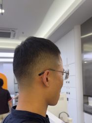 -首脑美发沙龙
