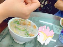 艇仔粥-穗银肠粉店(东川路店)