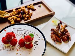 杨梅鳕鱼球-柳莺湖上·湖景餐厅·江南菜(西湖店)