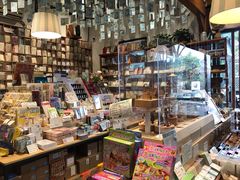 -猫的天空之城概念书店(苏州平江店)