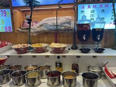 -谭公鱼头·鲜鱼火锅·小龙虾·江湖菜(秀沿路店)