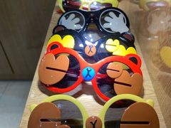 -三叶眼镜城批发市场(上海火车站店)