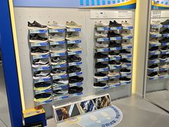 -SKECHERS 斯凯奇(上海国际时尚中心店)