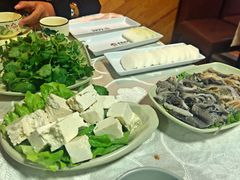 -羊家胡同·龙虾烧烤火锅(龙汇路店)
