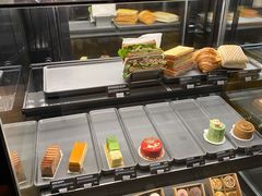 面包甜点陈列柜-星巴克(珠海仁恒滨海中心店)