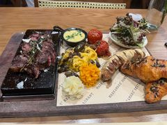 -Mark&Mars Restaurant