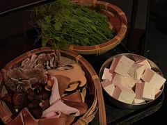 菌菇拼盘-毛辣果·酸(OHA复兴西路店)