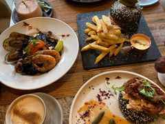 -FLOVIE FLORIST CAFE