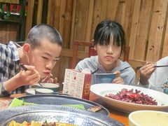 -老滇山寨•云南特色菜•地方菜•民族风情歌舞表演(金碧店)