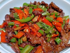 小炒黄牛肉-老滇山寨•云南特色菜•地方菜•民族风情歌舞表演(金碧店)