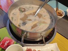 -四季喧黔味豆米火锅(万达广场店)