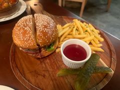 芝士汉堡包-羽深肉铺 Steak & Wine