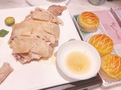 酥皮水牛奶菠萝包-陶陶居酒家(海岸城店)