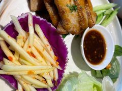 蜜糖炭烧猪颈肉配沙拉-星叶·东南亚料理(宁波万象汇店)