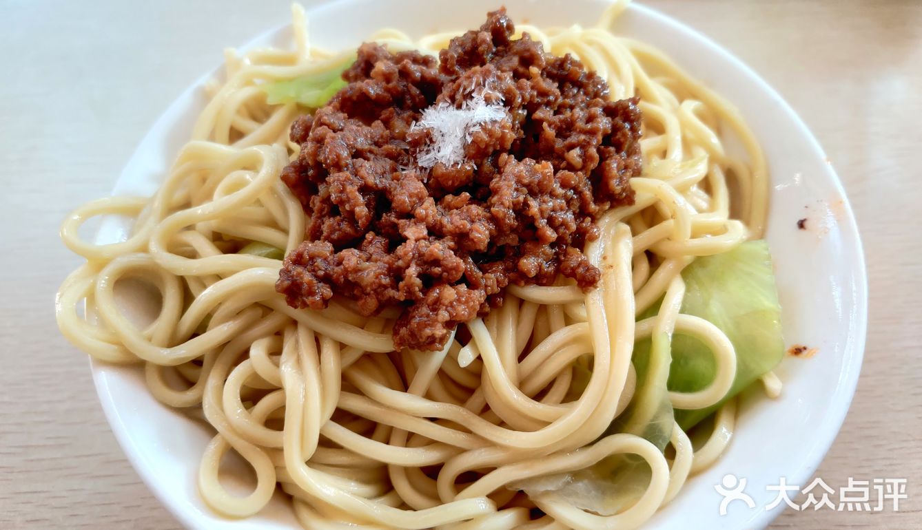 不是烤肉,不是韩国料理而是家附近的素椒杂酱面