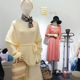 周末要去买新衣服，答应我，不要在瘫在家里了，好吗
