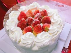 草莓鲜奶蛋糕-红宝石·鲜奶小方·海派西点房(南丹店)