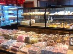 面包甜点陈列柜-百饼园(元洪城店)