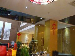 -昆明朗威酒店(昆明站火车站双桥夜市风情街店)