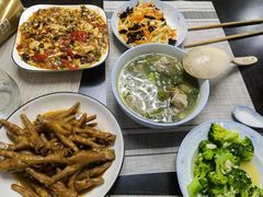 -爱的果实月嫂育婴师(世纪东方店)