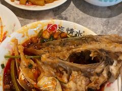 -忘情水鱼头·鲜鱼火锅(滨江中路店)