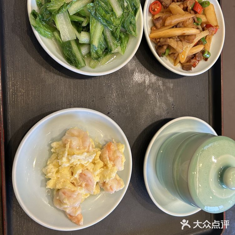 雷峰塔·藕香居餐厅:赏景品浙菜的好去处