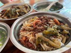 -灵山卢梅燕粉店