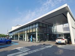 -上海宝信宝马4S店