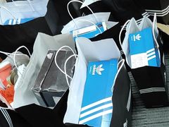 -阿迪达斯(武林银泰三叶草店)